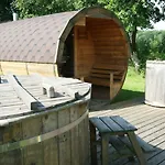 Folwark Na Polwyspie * Uraz (Drawsko)