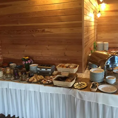 Folwark Na Polwyspie Üdülőközpont Uraz (Drawsko)