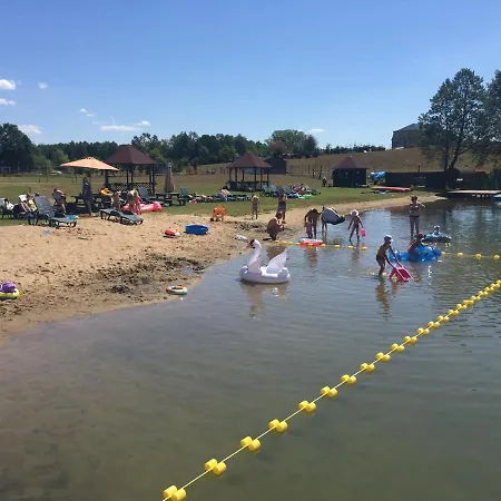 Resort Folwark Na Półwyspie Uraz (Drawsko)