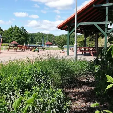 Folwark Na Półwyspie Resort Uraz (Drawsko)