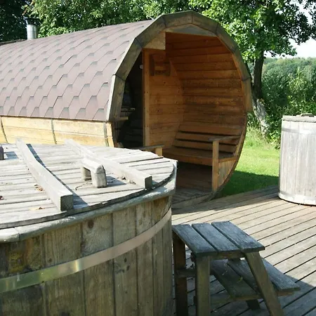 Folwark Na Polwyspie * Uraz (Drawsko)