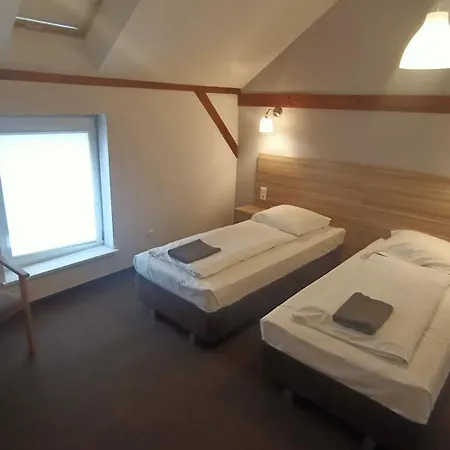 Folwark Na Polwyspie Uraz (Drawsko)