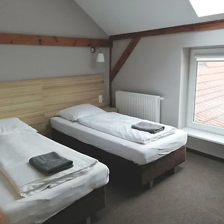 Resort Folwark Na Półwyspie Uraz (Drawsko)