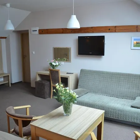 Resort Folwark Na Półwyspie Uraz (Drawsko)