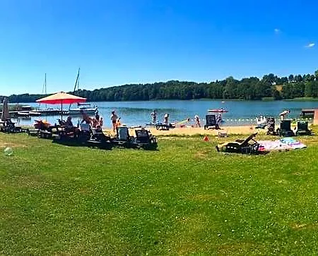 Folwark Na Polwyspie Resort Uraz (Drawsko)