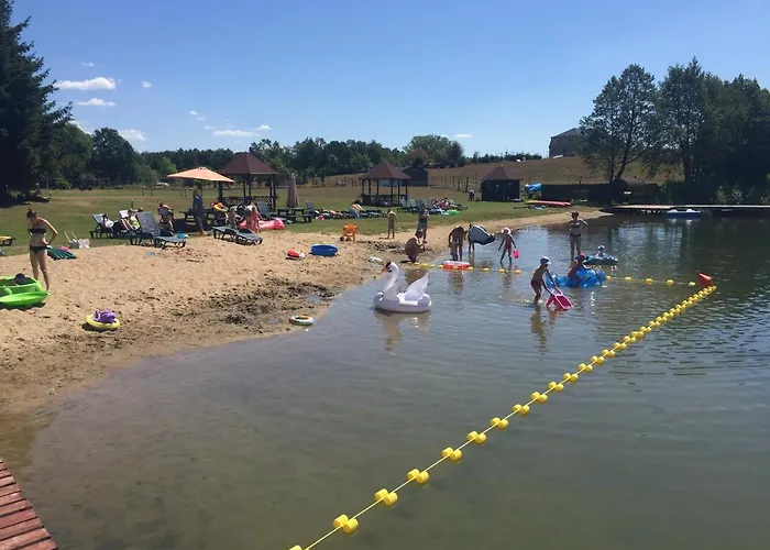 Resort Folwark Na Półwyspie Uraz (Drawsko)